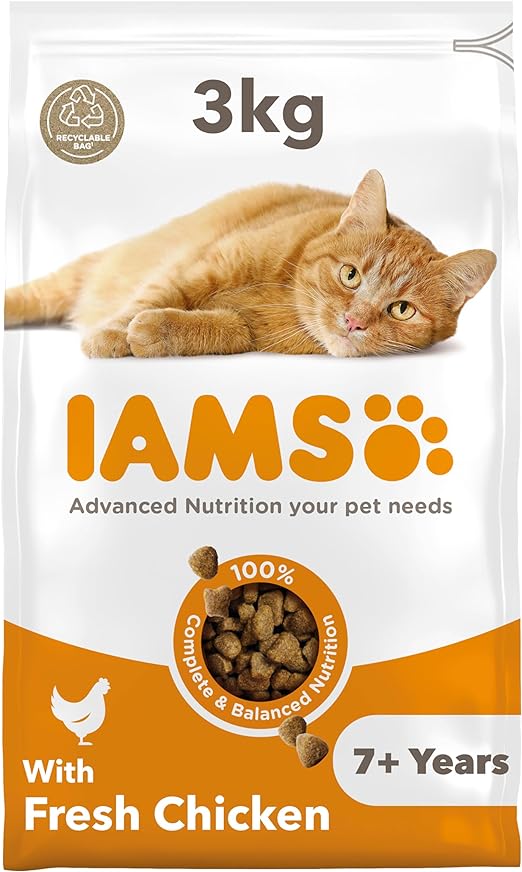 IAMS Complete Dry Cat Food for Senior 7+ Cats with Chicken 3 kg